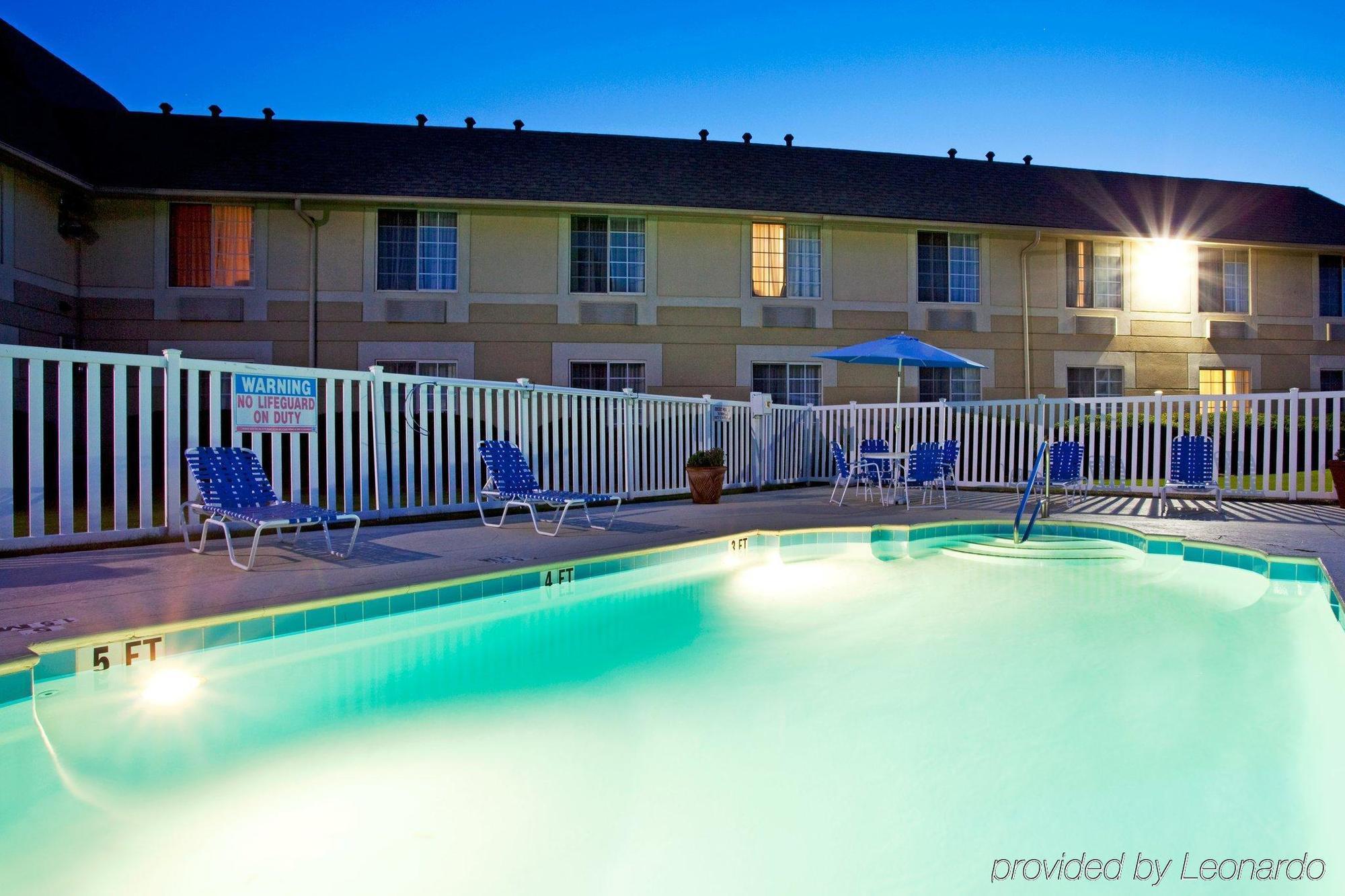 Baymont Inn & Suites בראסלטון מראה חיצוני תמונה