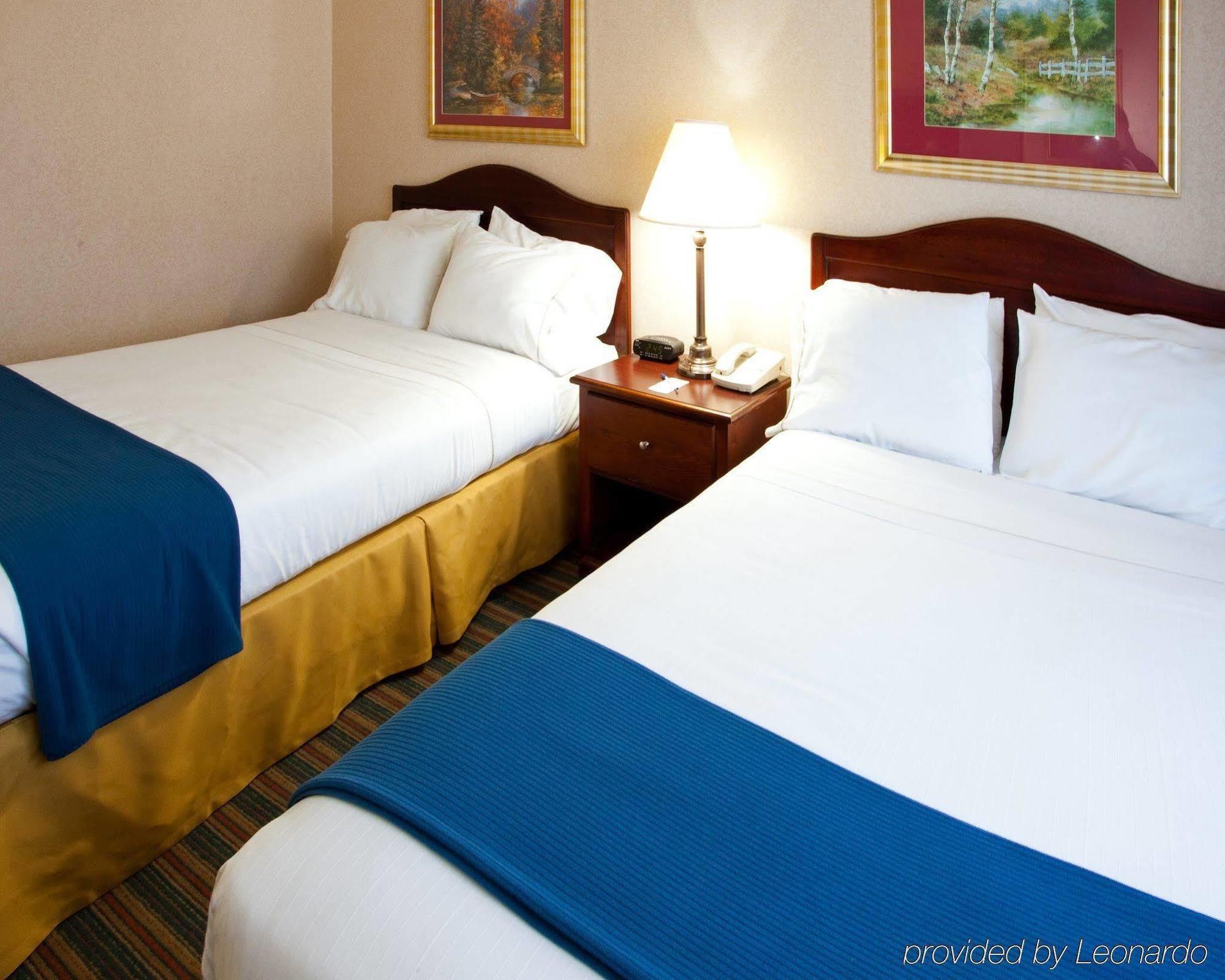 Baymont Inn & Suites בראסלטון חדר תמונה