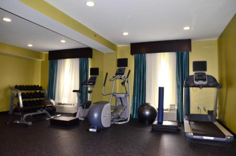 Baymont Inn & Suites בראסלטון מראה חיצוני תמונה